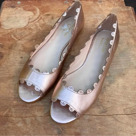 NEW Nicole Millier Artellier flats rose gold metallic open toe size 8.5 - Picture 2 of 10